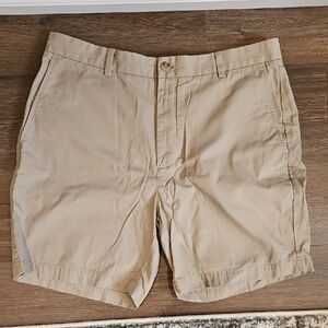 Vineyard Vines Men's Beige Flat Front Shorts,  Sz 36